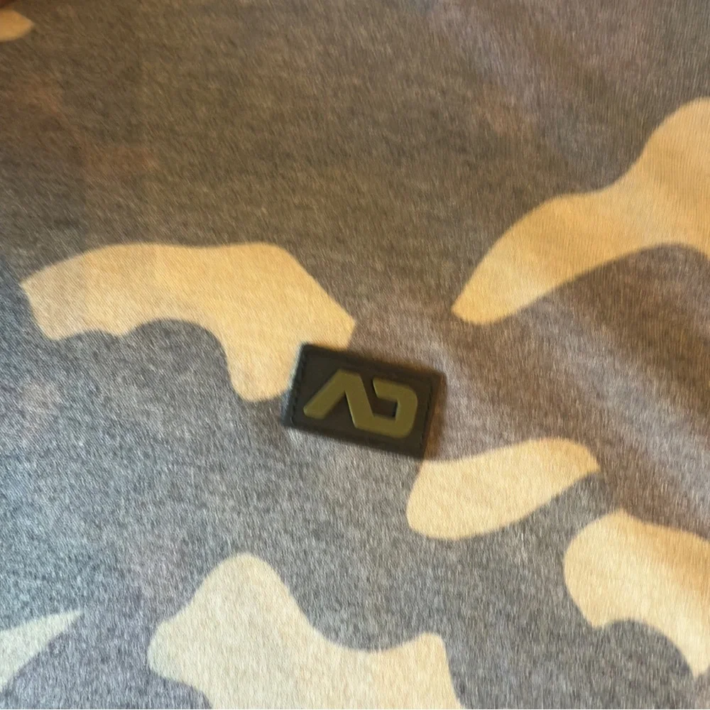 Addicted Men’s Camo Tank Top - size 4x but fits like US Medium/Large - Picture 2 of 3